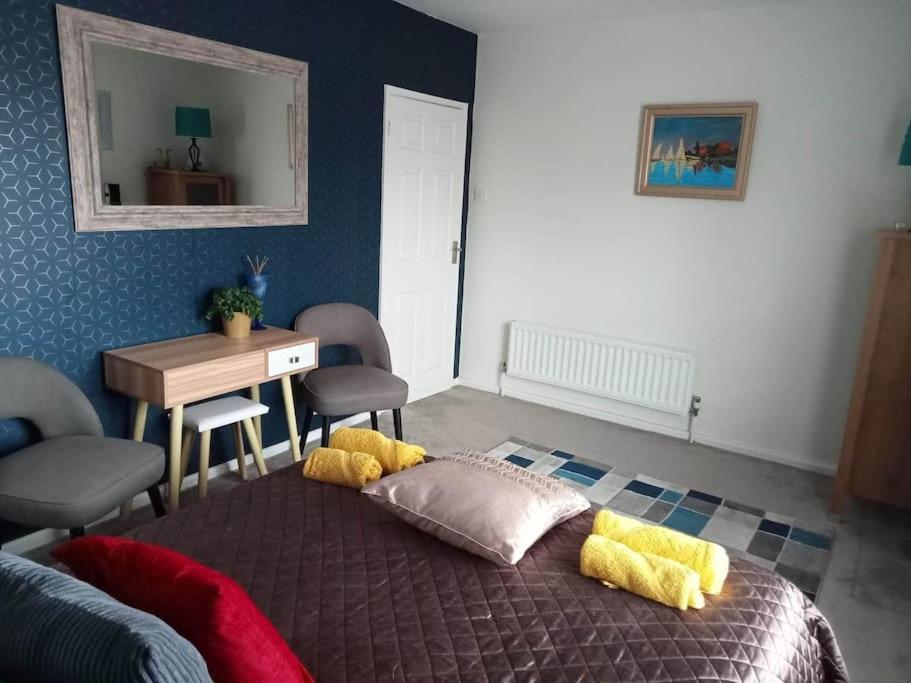 House With Free Parking And Large Garden Villa Wyke Regis Exterior photo