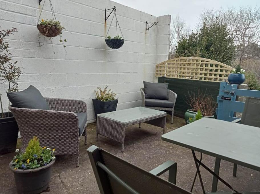 House With Free Parking And Large Garden Villa Wyke Regis Exterior photo